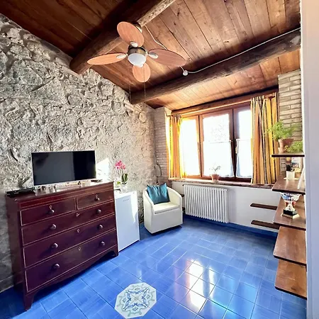 Collina Blu Bed & Breakfast *